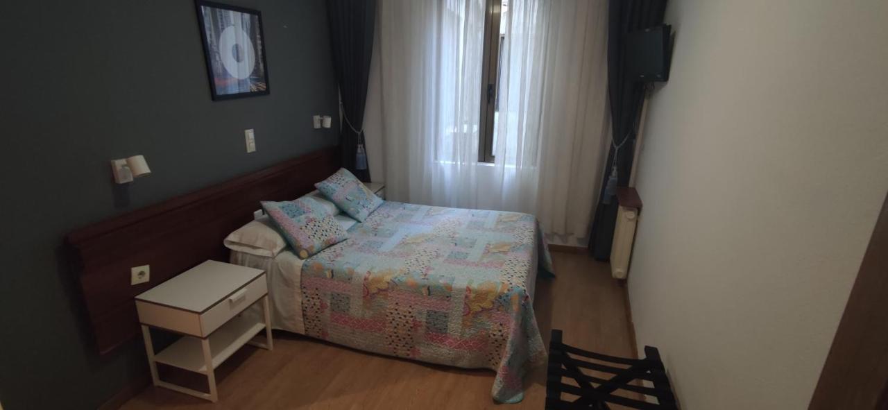 Hostal Felipe V 马德里 外观 照片