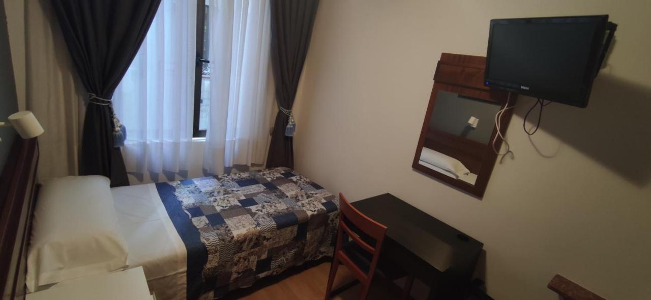 Hostal Felipe V 马德里 外观 照片
