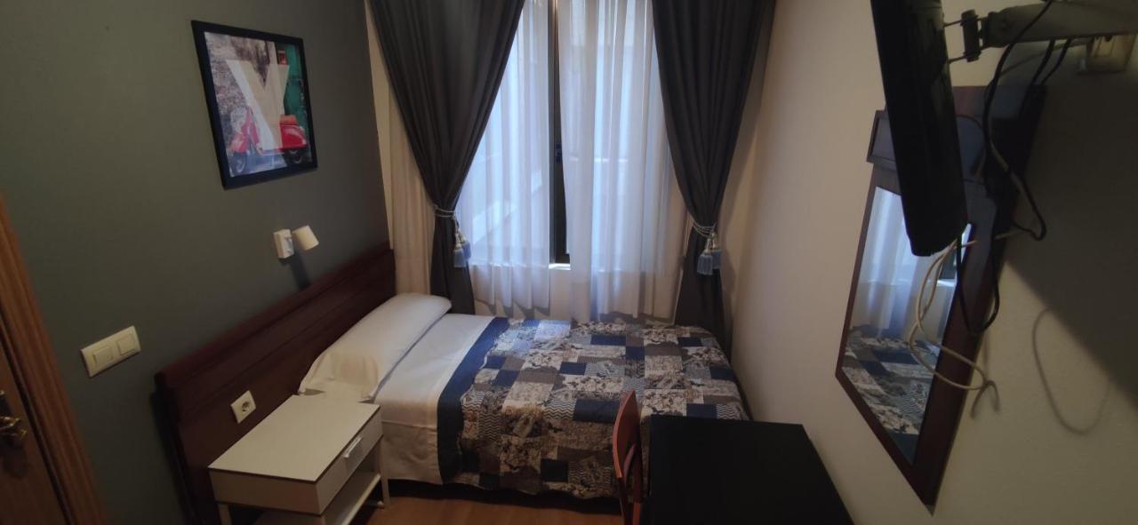 Hostal Felipe V 马德里 外观 照片