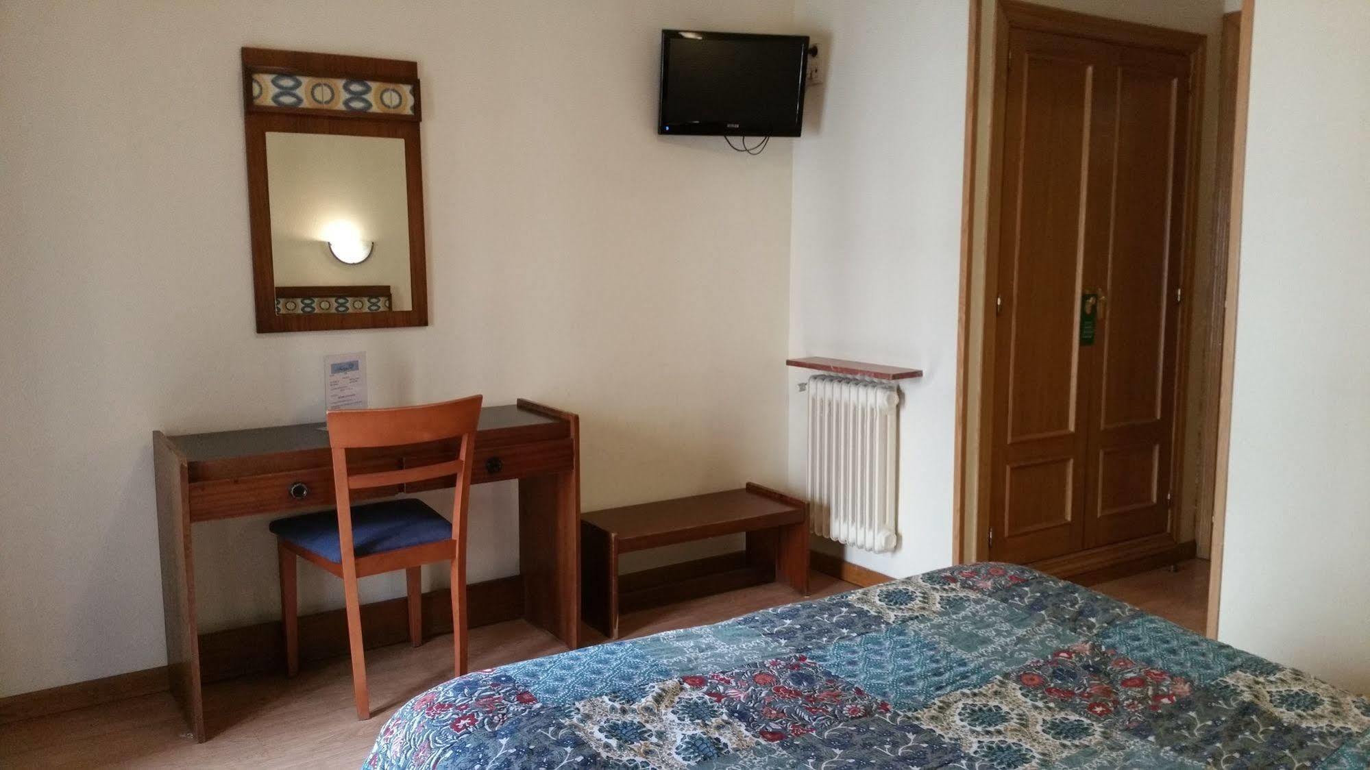 Hostal Felipe V 马德里 外观 照片